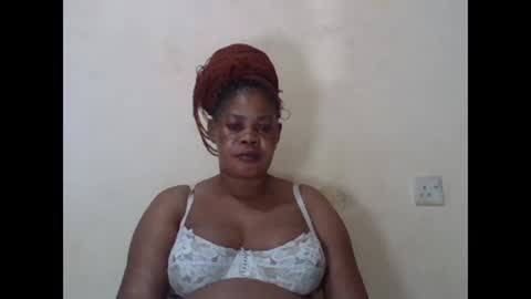Snapshot of sexydove2 chatting on 01-17-25, 06:54 EMILY online show from 01-17-25, 06:54