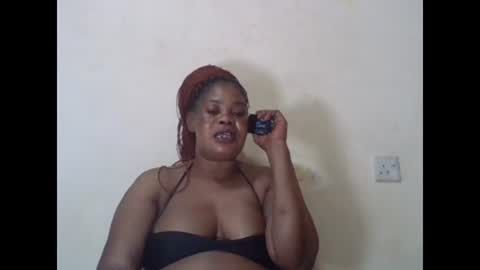 Snapshot of sexydove2 chatting on 01-18-25, 06:43 EMILY online show from 01-18-25, 06:43