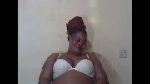Snapshot of sexydove2 chatting on 01-19-25, 06:43 EMILY online show from 01-19-25, 06:43