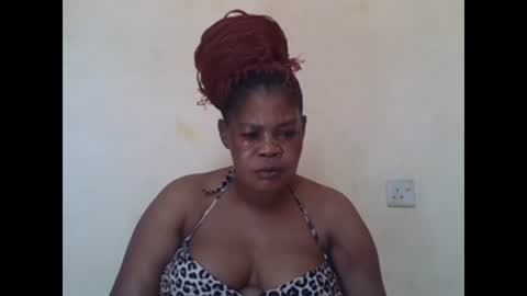 Snapshot of sexydove2 chatting on 01-21-25, 01:00 EMILY online show from 01-21-25, 01:00