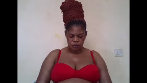 Snapshot of sexydove2 chatting on 01-22-25, 06:52 EMILY online show from 01-22-25, 06:52