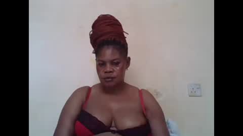 Snapshot of sexydove2 chatting on 01-25-25, 07:17 EMILY online show from 01-25-25, 07:17
