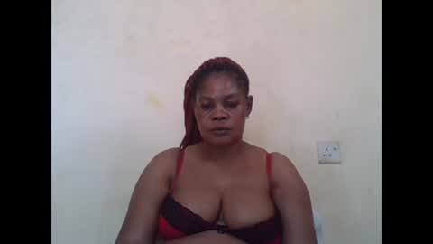 Snapshot of sexydove2 chatting on 01-25-25, 12:26 EMILY online show from 01-25-25, 12:26