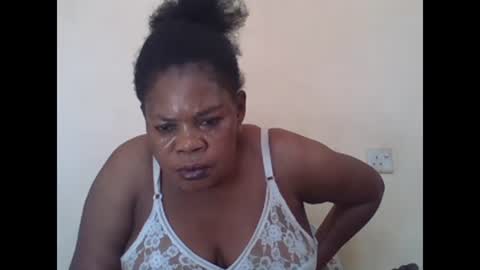 Snapshot of sexydove2 chatting on 01-26-25, 12:43 EMILY online show from 01-26-25, 12:43