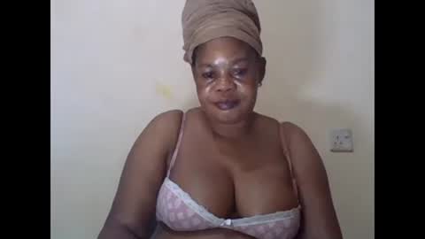 Snapshot of sexydove2 chatting on 02-07-25, 02:08 EMILY online show from 02-07-25, 02:08