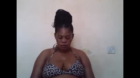 Snapshot of sexydove2 chatting on 02-08-25, 07:15 EMILY online show from 02-08-25, 07:15