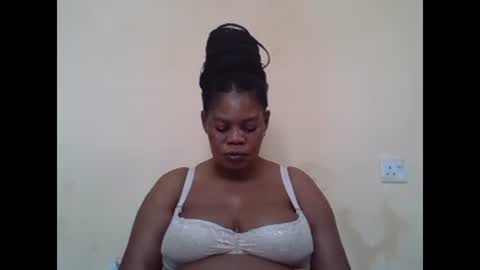 Snapshot of sexydove2 chatting on 02-17-25, 06:20 EMILY online show from 02-17-25, 06:20