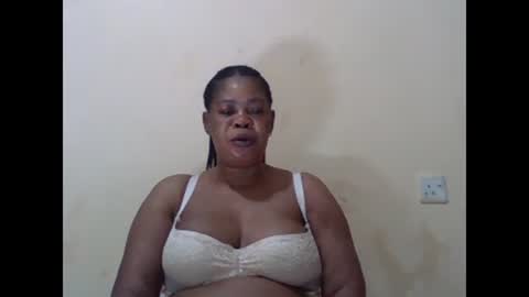 Snapshot of sexydove2 chatting on 02-18-25, 03:31 EMILY online show from 02-18-25, 03:31