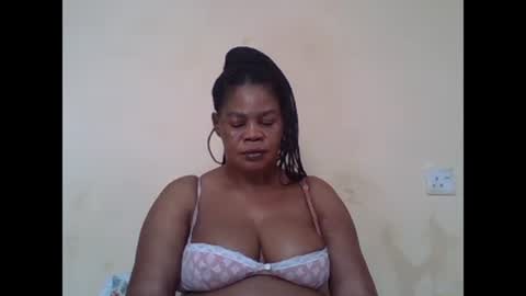 Snapshot of sexydove2 chatting on 02-18-25, 07:43 EMILY online show from 02-18-25, 07:43