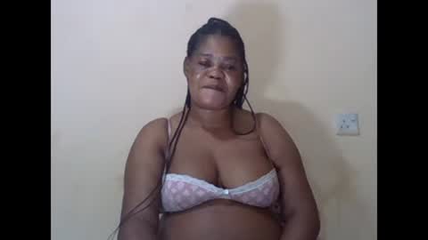 Snapshot of sexydove2 chatting on 02-19-25, 02:23 EMILY online show from 02-19-25, 02:23