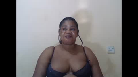 Snapshot of sexydove2 chatting on 02-21-25, 06:59 EMILY online show from 02-21-25, 06:59