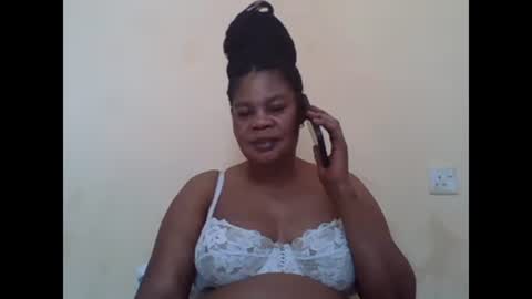 Snapshot of sexydove2 chatting on 02-22-25, 12:40 EMILY online show from 02-22-25, 12:40