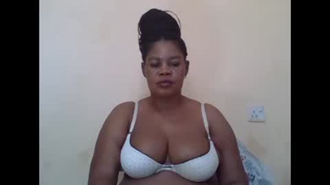 Snapshot of sexydove2 chatting on 02-26-25, 07:20 EMILY online show from 02-26-25, 07:20