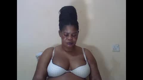 Snapshot of sexydove2 chatting on 02-26-25, 06:43 EMILY online show from 02-26-25, 06:43