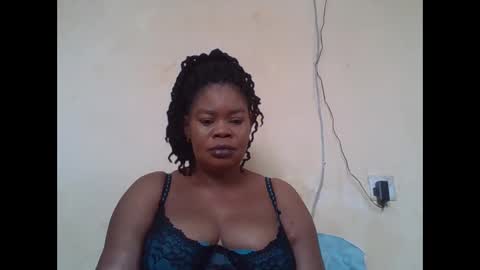 Snapshot of sexydove2 chatting on 09-10-25, 07:19 EMILY online show from 09-10-25, 07:19