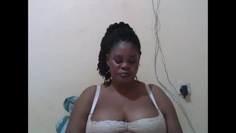 Snapshot of sexydove2 chatting on 09-12-25, 07:14 EMILY online show from 09-12-25, 07:14