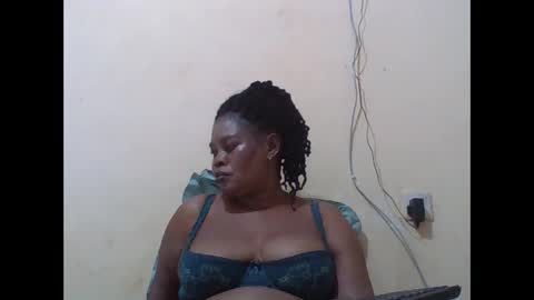 Snapshot of sexydove2 chatting on 09-14-25, 07:35 EMILY online show from 09-14-25, 07:35