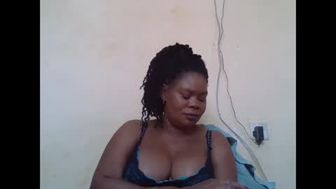 Snapshot of sexydove2 chatting on 09-16-25, 06:47 EMILY online show from 09-16-25, 06:47