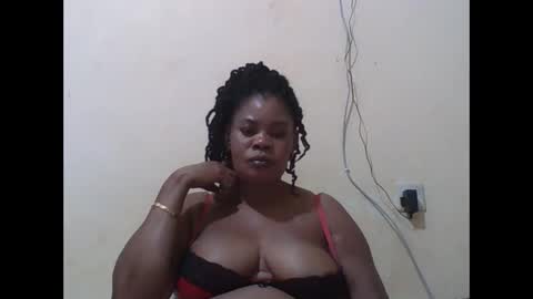 Snapshot of sexydove2 chatting on 09-18-25, 06:43 EMILY online show from 09-18-25, 06:43