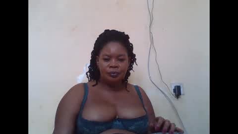 Snapshot of sexydove2 chatting on 09-19-25, 07:43 EMILY online show from 09-19-25, 07:43