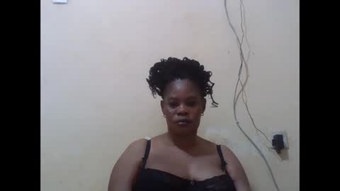 Snapshot of sexydove2 chatting on 02-18-26, 06:37 EMILY online show from 02-18-26, 06:37