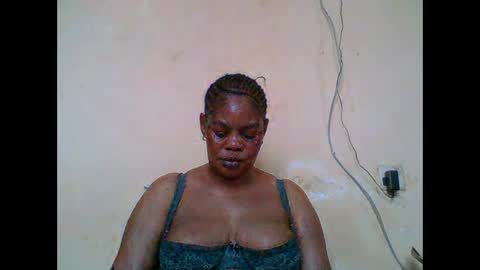 Snapshot of sexydove2 chatting on 02-23-26, 06:44 EMILY online show from 02-23-26, 06:44