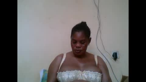 Snapshot of sexydove2 chatting on 03-14-26, 07:25 EMILY online show from 03-14-26, 07:25