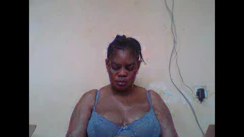 Snapshot of sexydove2 chatting on 03-17-26, 06:39 EMILY online show from 03-17-26, 06:39