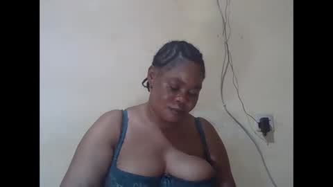 Snapshot of sexydove2 chatting on 03-26-26, 06:46 EMILY online show from 03-26-26, 06:46