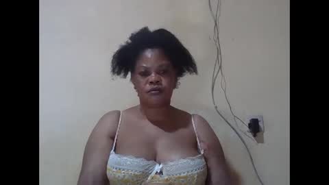 Snapshot of sexydove2 chatting on 04-06-26, 01:36 EMILY online show from 04-06-26, 01:36