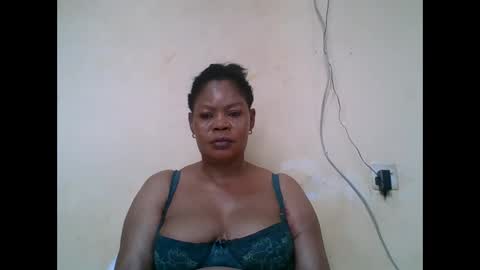 Snapshot of sexydove2 chatting on 04-06-26, 06:58 EMILY online show from 04-06-26, 06:58
