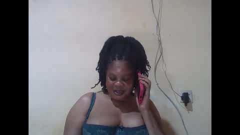 Snapshot of sexydove2 chatting on 04-14-26, 06:47 EMILY online show from 04-14-26, 06:47