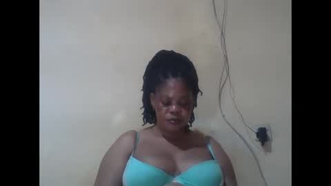 Snapshot of sexydove2 chatting on 04-16-26, 06:41 EMILY online show from 04-16-26, 06:41