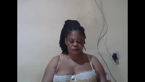 Snapshot of sexydove2 chatting on 04-19-26, 06:10 EMILY online show from 04-19-26, 06:10