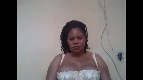 Snapshot of sexydove2 chatting on 04-27-26, 07:06 EMILY online show from 04-27-26, 07:06