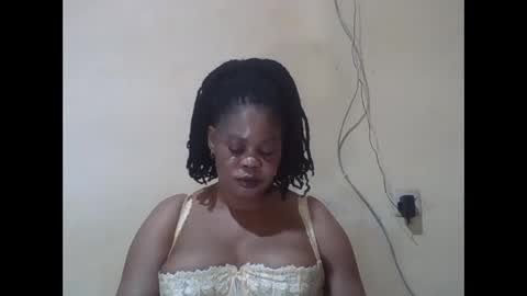 Snapshot of sexydove2 chatting on 05-07-26, 06:35 EMILY online show from 05-07-26, 06:35