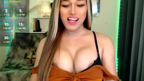 Snapshot of sexydrivekelly chatting on 04-08-26, 02:17 Kelly online show from 04-08-26, 02:17