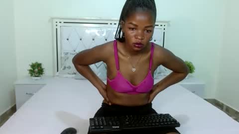 Snapshot of sexyebony256 chatting on 01-31-25, 04:58 SexyEbony online show from 01-31-25, 04:58