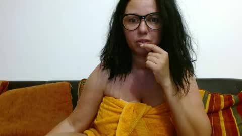Snapshot of sexyerikka chatting on 06-19-26, 02:38 Eva online show from 06-19-26, 02:38