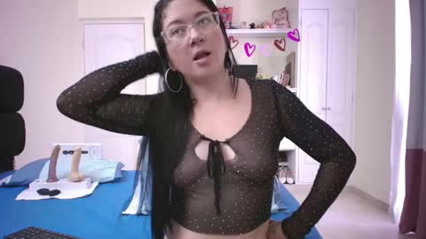 Snapshot of sexyeva_25 chatting on 02-18-26, 08:49 Eva online show from 02-18-26, 08:49
