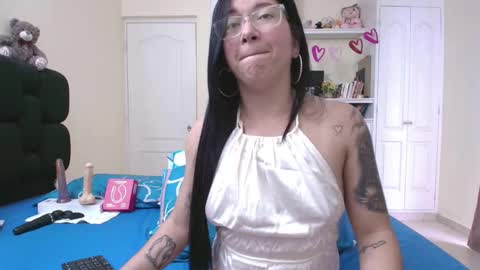 Snapshot of sexyeva_25 chatting on 03-10-26, 09:20 Eva online show from 03-10-26, 09:20