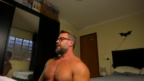 Snapshot of sexyflightz chatting on 04-29-26, 05:06 chris online show from 04-29-26, 05:06