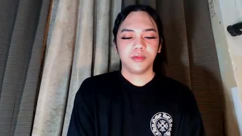 Snapshot of sexygoddess_tyra chatting on 05-17-26, 02:35 TYRA 3 online show from 05-17-26, 02:35