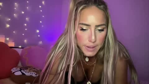 Ashley Love online show from 12-22-24, 09:11