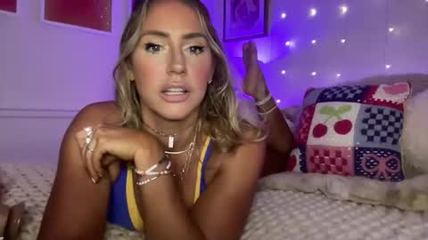Snapshot of sexygoodvibebabe69 chatting on 04-19-26, 09:41 Ashley Love online show from 04-19-26, 09:41