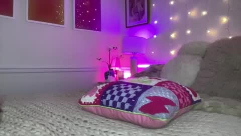 Snapshot of sexygoodvibebabe69 chatting on 04-23-26, 06:47 Ashley Love online show from 04-23-26, 06:47