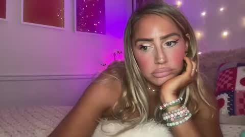Snapshot of sexygoodvibebabe69 chatting on 04-26-26, 07:50 Ashley Love online show from 04-26-26, 07:50