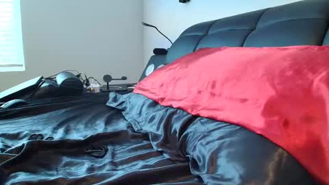 Snapshot of sexyhornyman1993 chatting on 02-08-25, 04:25 sexyhornyman1993 online show from 02-08-25, 04:25