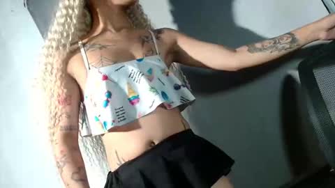 Snapshot of sexyhotbabe18 chatting on 03-24-26, 12:43 sexyhotbabe18 online show from 03-24-26, 12:43