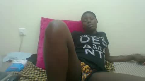 Snapshot of sexyhotgal4 chatting on 09-30-25, 09:36 MARGARET online show from 09-30-25, 09:36